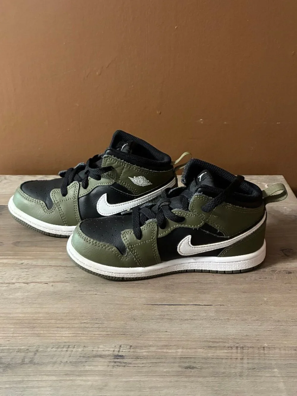 Nike Air Jordan Mid Sneakers